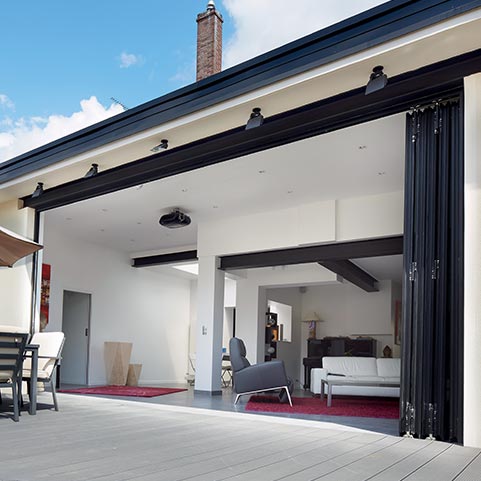 Wide span aluminium bifold door